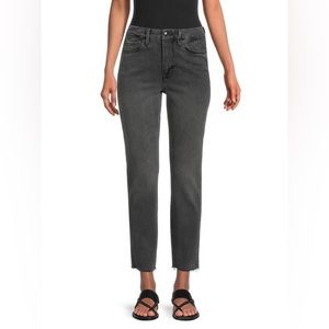 GOOD AMERICAN Classic Raw Hem Slim Jeans